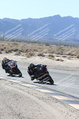 media/Dec-01-2025-Moto Forza (Mon) [[2daa91e15f]]/3-Beginner Group/Session 3 (Turn 16 Inside)/